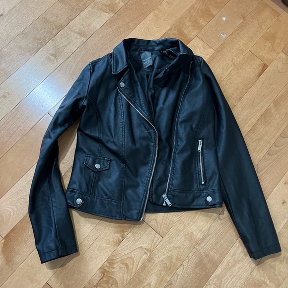 Leather jacket - Picture 1 of 2
